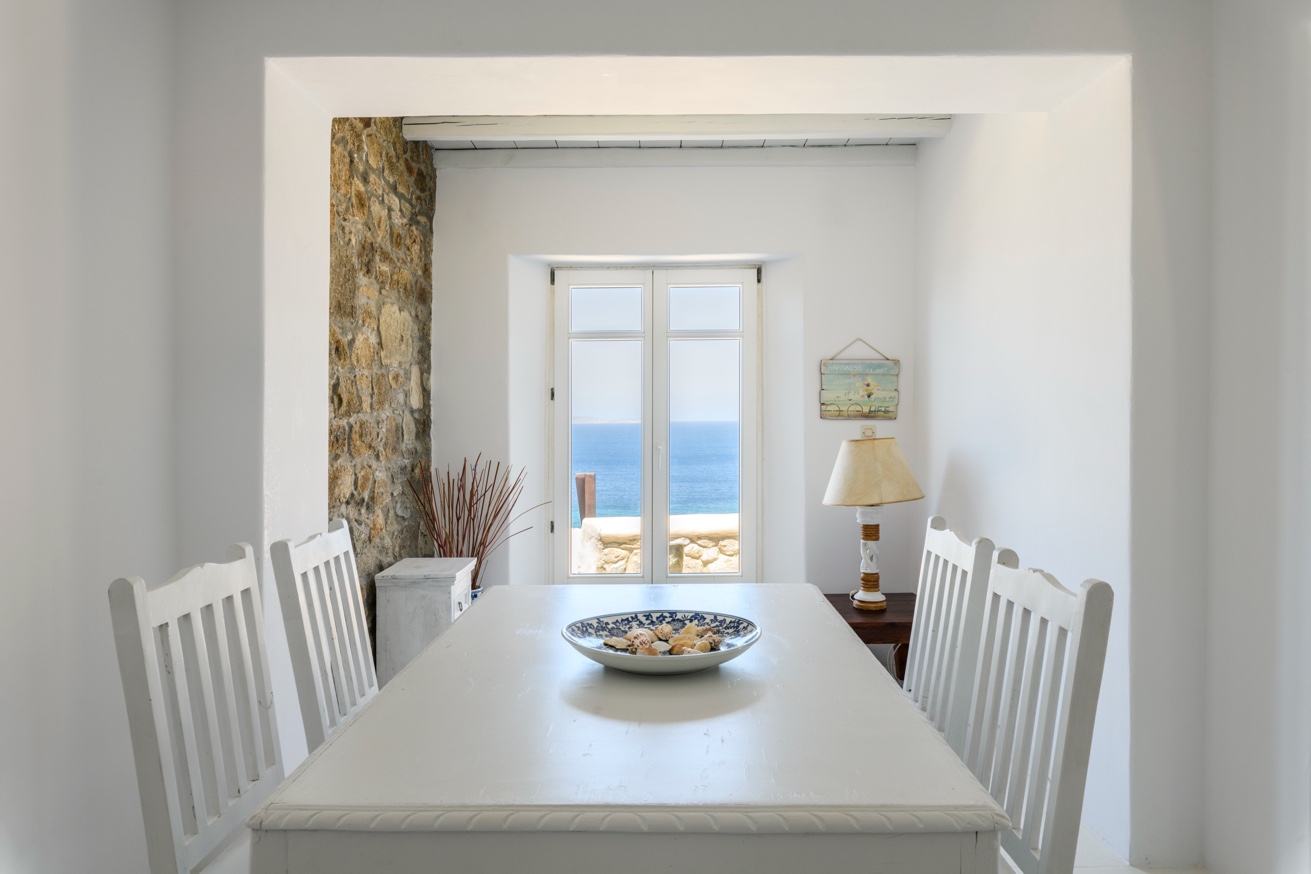 Cycladic arch dining area